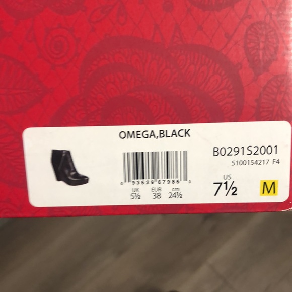 Black ankle platform Booties - Picture 5 of 5